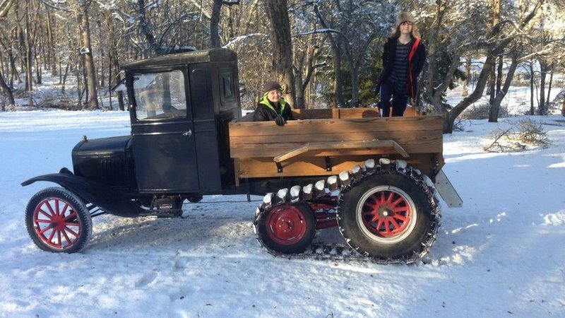 ford_model_t_truck_with_snow_tracks__by_futurewgworker-d9wn1gv.jpg