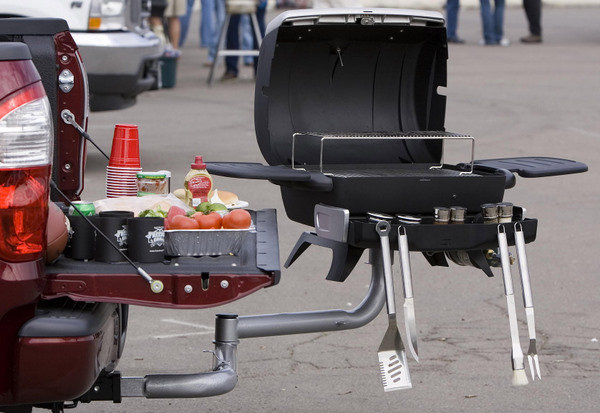 freedom-tailgate-party-grill2.jpg