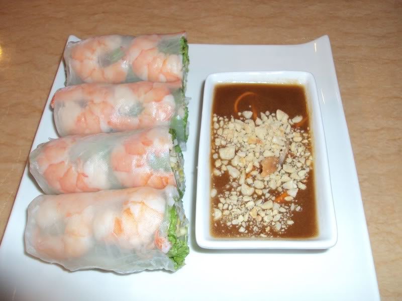 FreshSpringRollsPeanutDippingSauce_a6b6386d131ea205b4310078640350a6b637791b.jpg