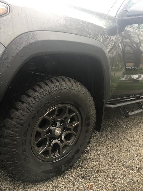 Front Driver SR Dark Alloy wheel with TRD Center Cap.jpg