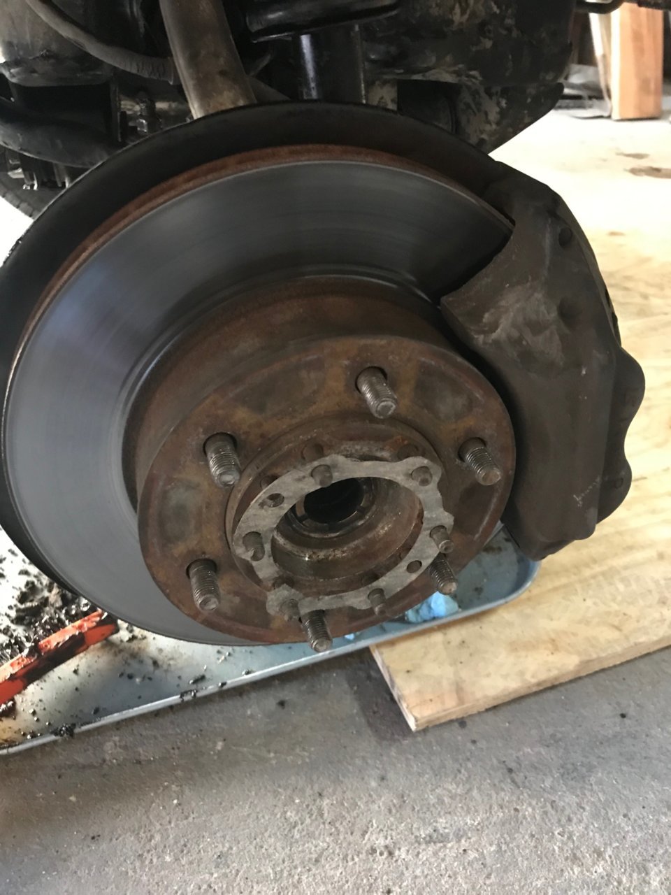 Front Pass Wheel Hub.jpg