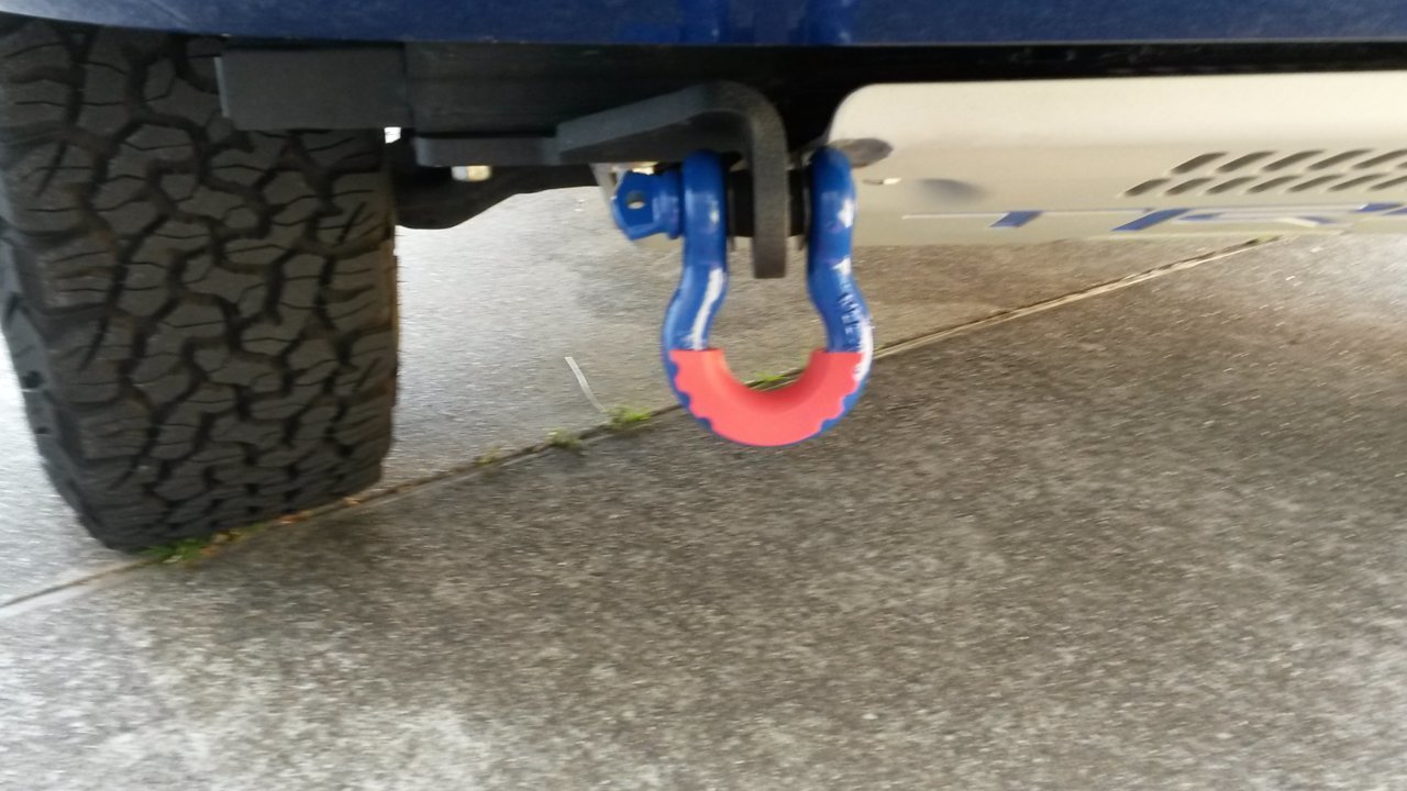 front recovery shackle.jpg