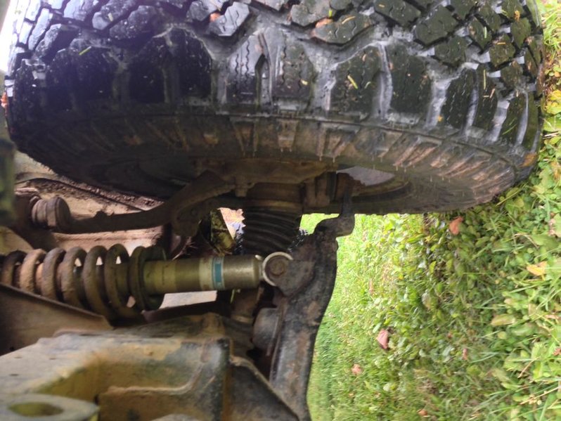 Front shocks.jpg
