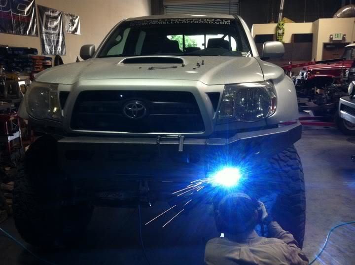 frontbumper_65a9537d99c0d49fc9c8729001bbcc6537e8773d.jpg