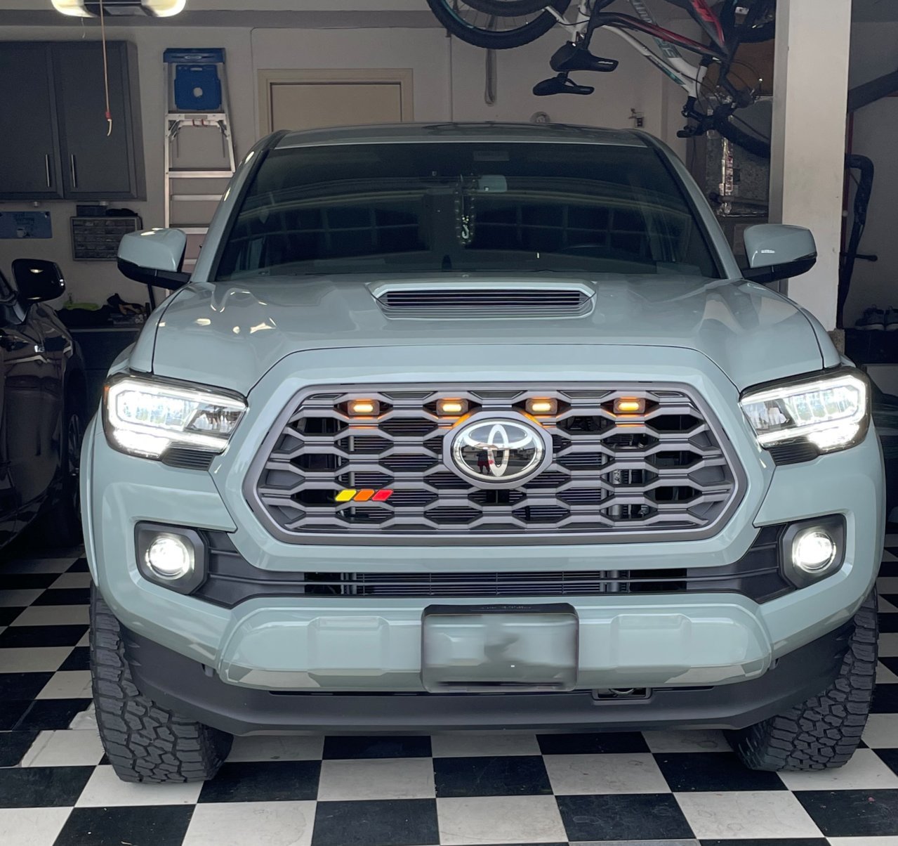 FrontNoPlate.jpg