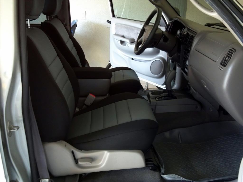 FrontSeatCovers_2_8e01df9465a8d8038abc3b137dbfb0ba705b2235.jpg