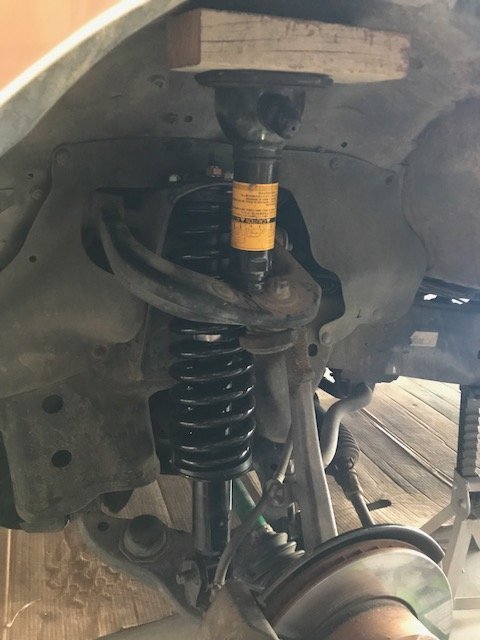 frontStrut.jpg