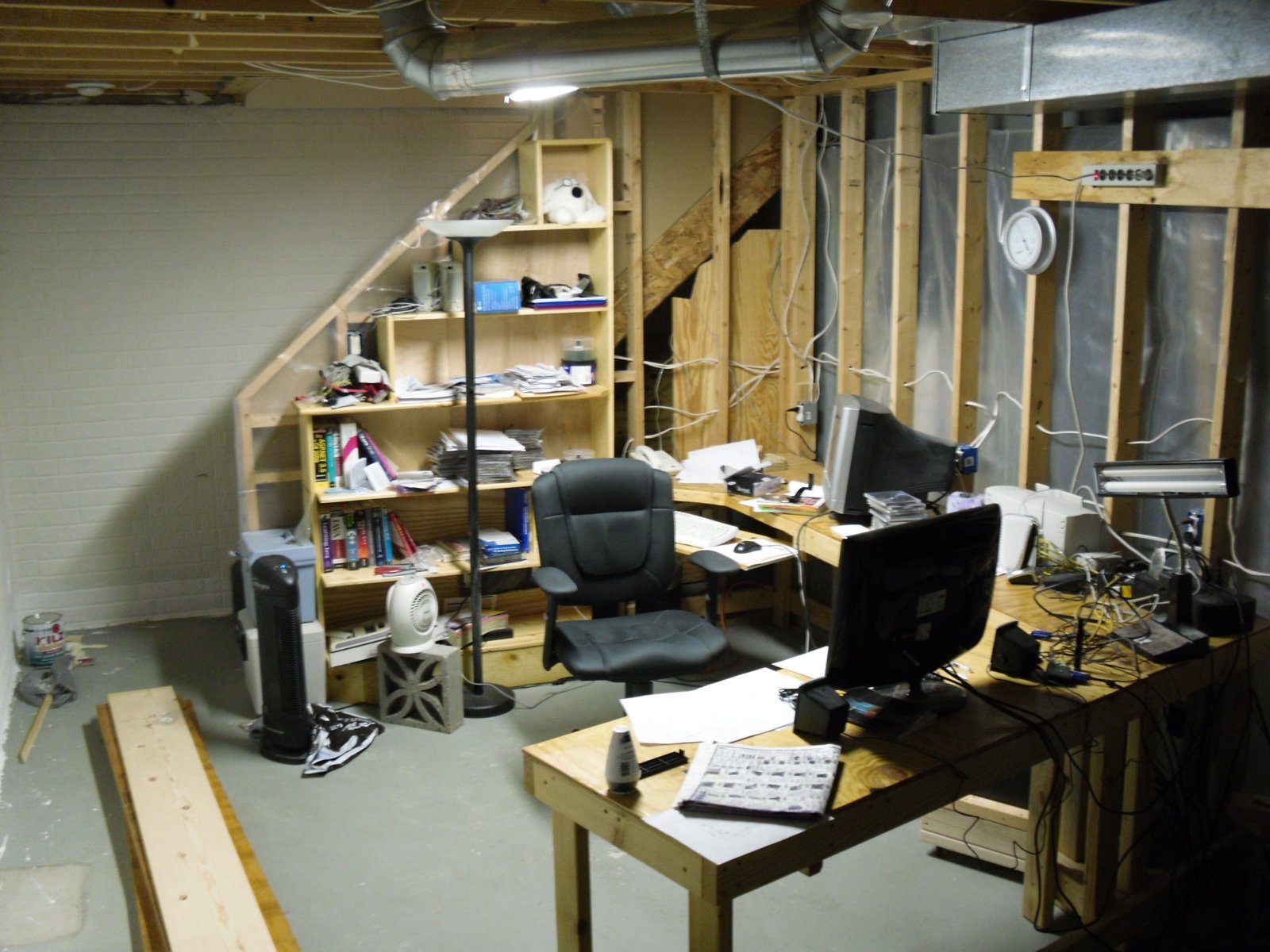 FullDesk.jpg