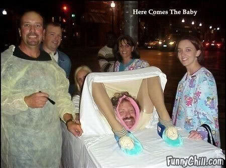 funny-halloween-costume1_ec2b77687305c10ba4f21cd07d2ac81a4b96c863.jpg