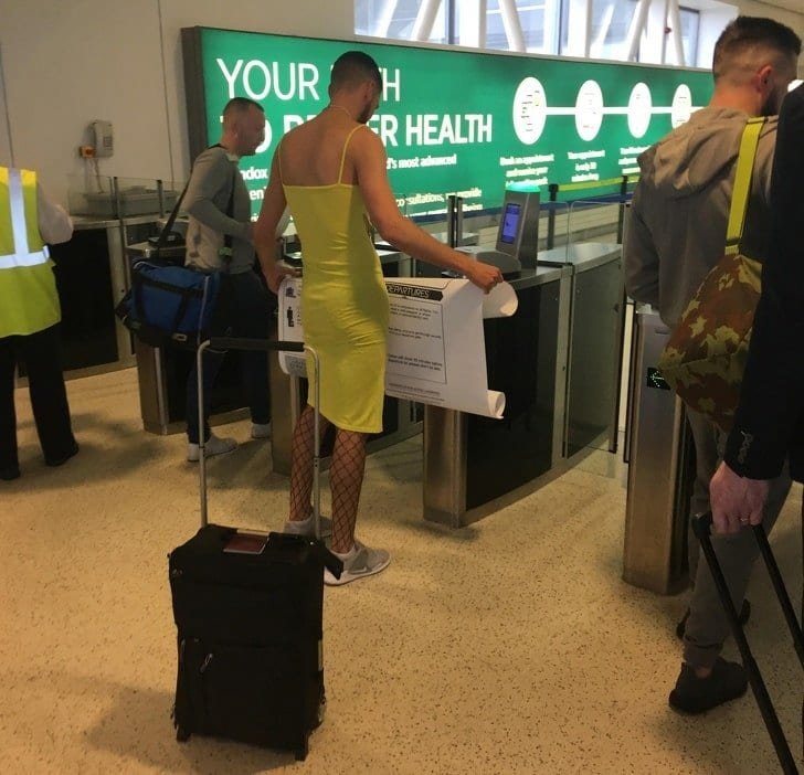 Funny-People-At-Airport-4-min-1-1.jpg