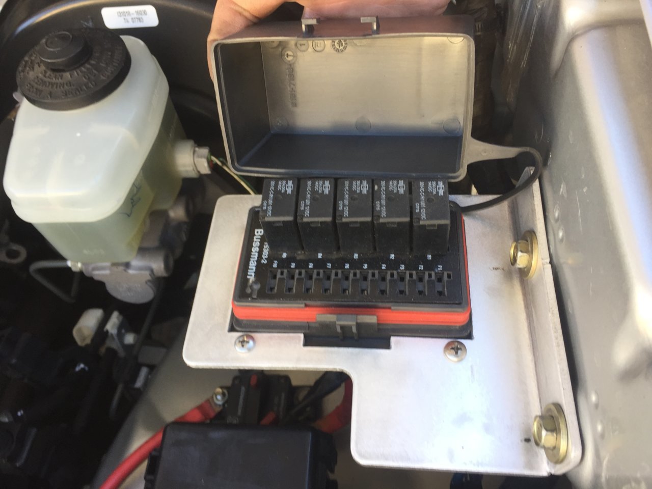 fuse box bracket.jpg