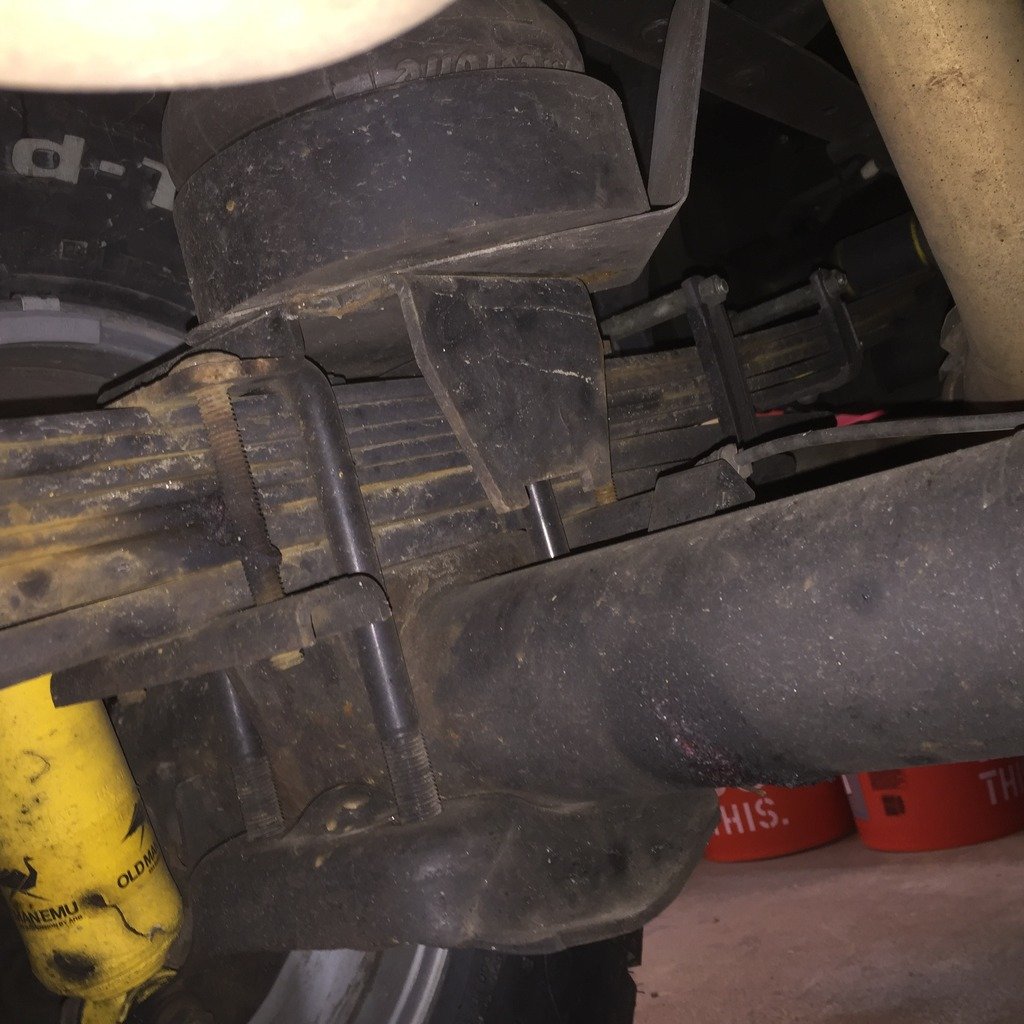 Gap under vertical bag bracket leg.jpg