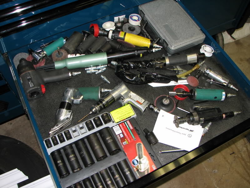 Garage007_198650f8c0dee35cbd7b88a14f4e63a06e158eee.jpg