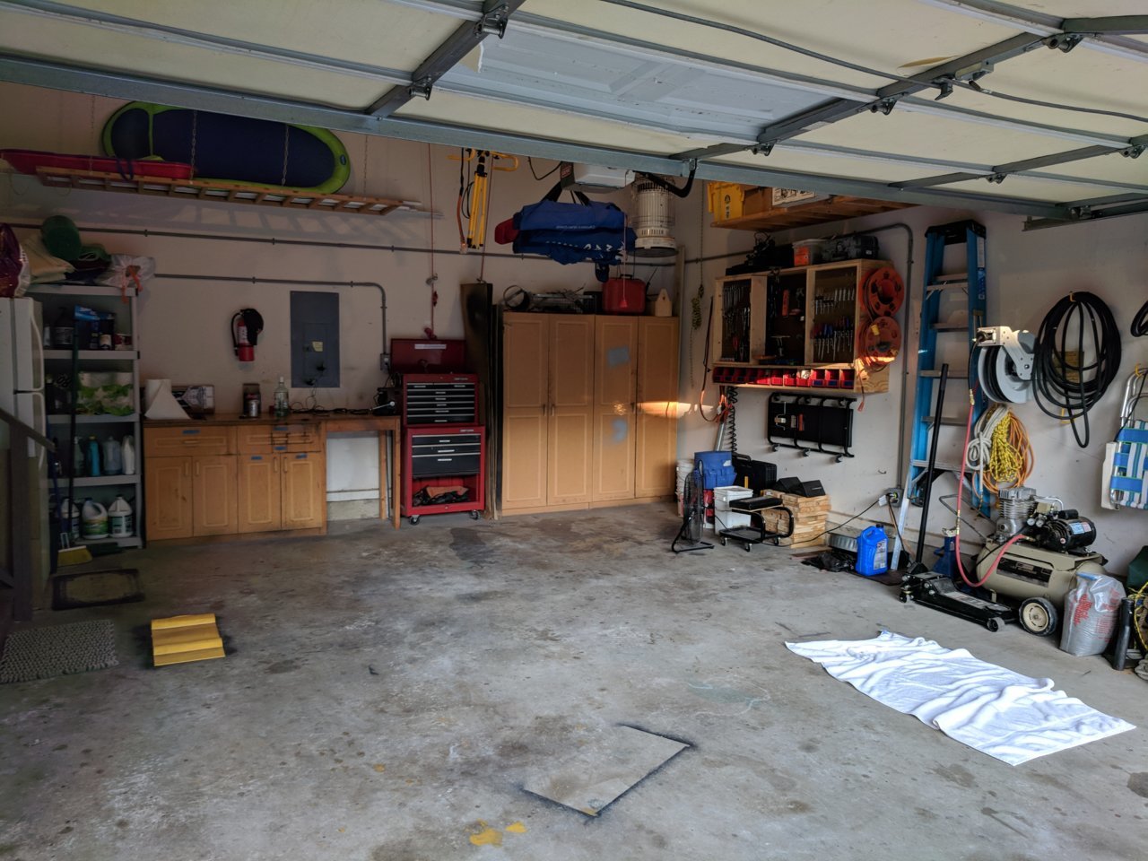 garage1.jpg