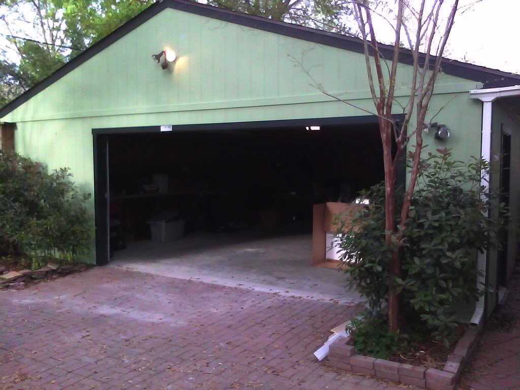 garage_739ed61a083a36d2d6f9c661fe1694b4ea396b08.jpg