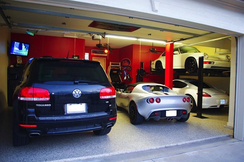 garagecars.jpg