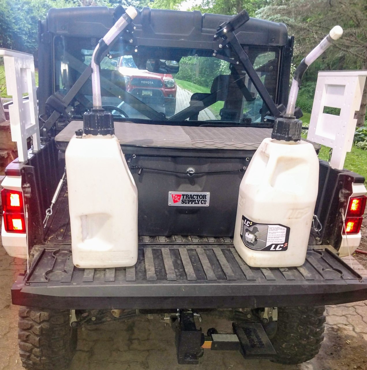 Gas cans LC2.jpg