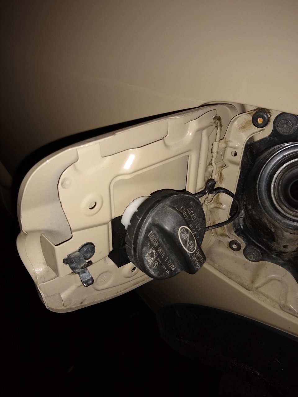gas cap 1.jpg