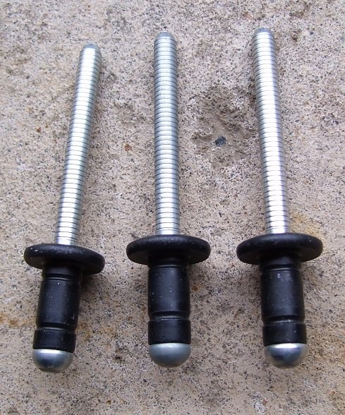 gas_door_rivets.jpg