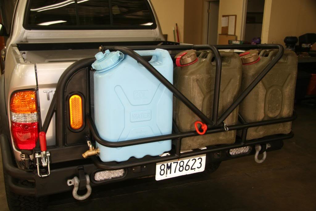 gascanswing003_a4feacd5aa6269d4efe9fdb53e1bbf6dd93227c4.jpg