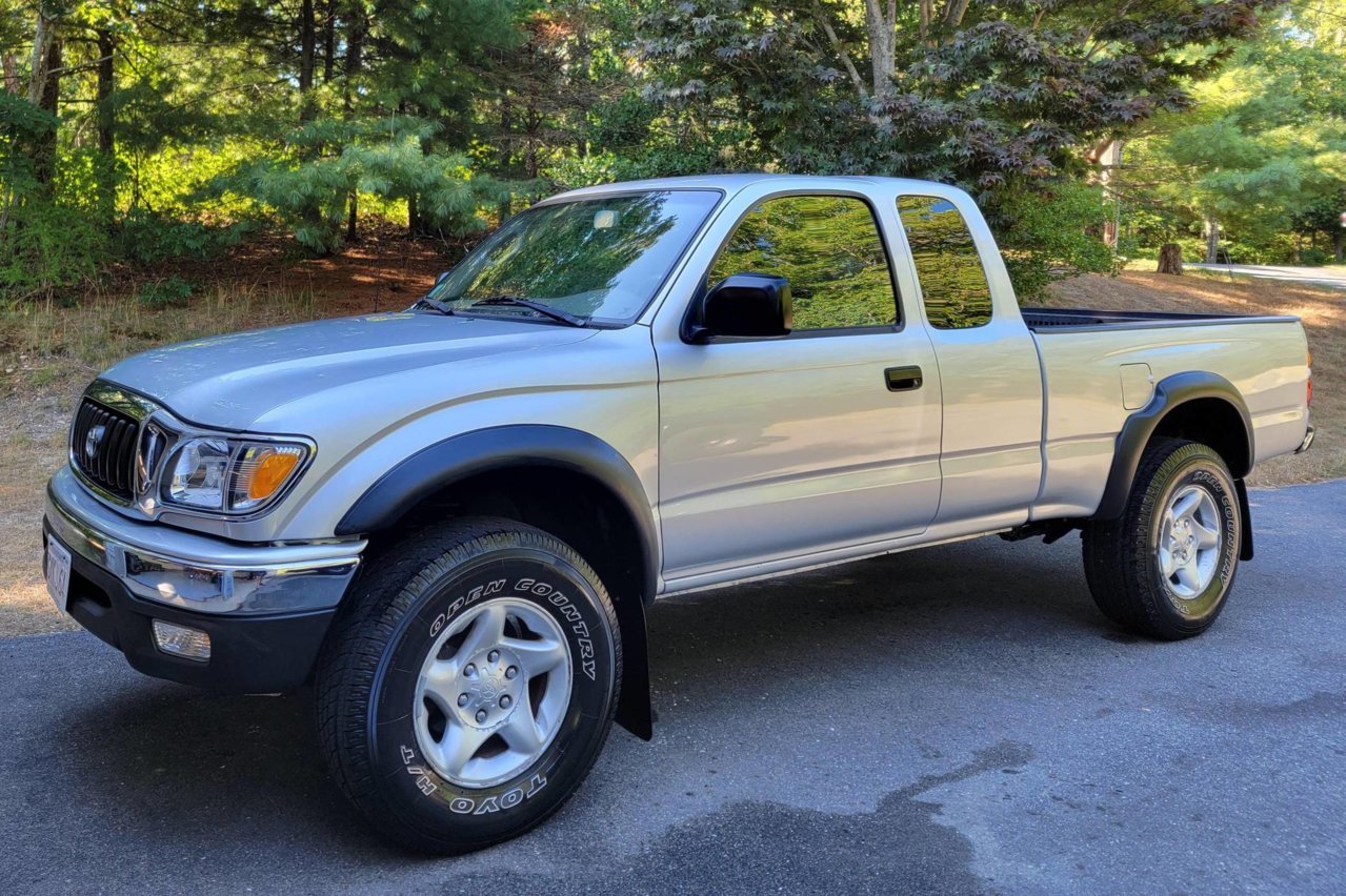 Gen 1 Tacoma.jpg