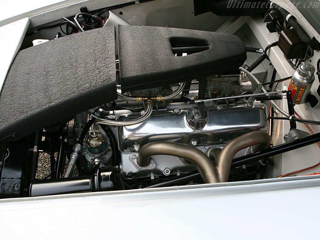 Ghia_Supersonic_Fiat_8V_1954_silver_16.jpg
