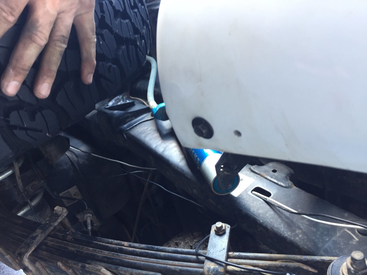 Glass rear bracing bolt.jpg