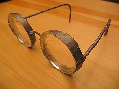 glasses_676422f50c4befecab1857f976850ba30c2909d0.jpg