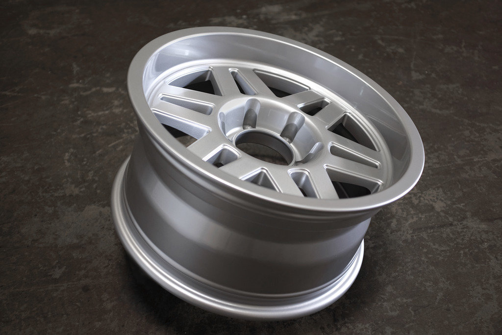 GlossSilver_01_zpsfl23iudk_566bf403d75de62f5bae0e4e38e34e87610f3991.jpg