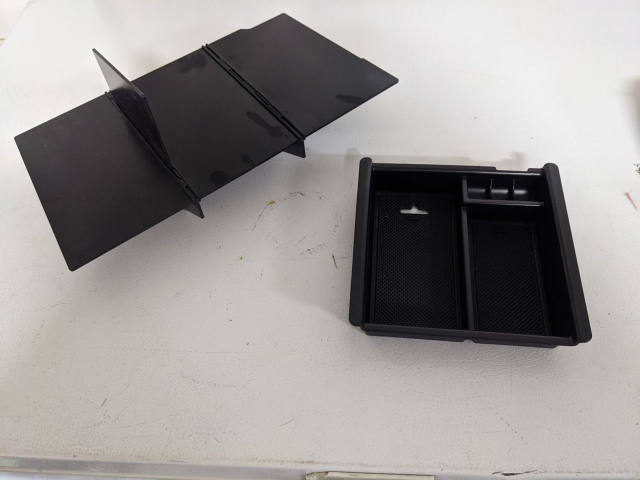 Glove box & console.jpg