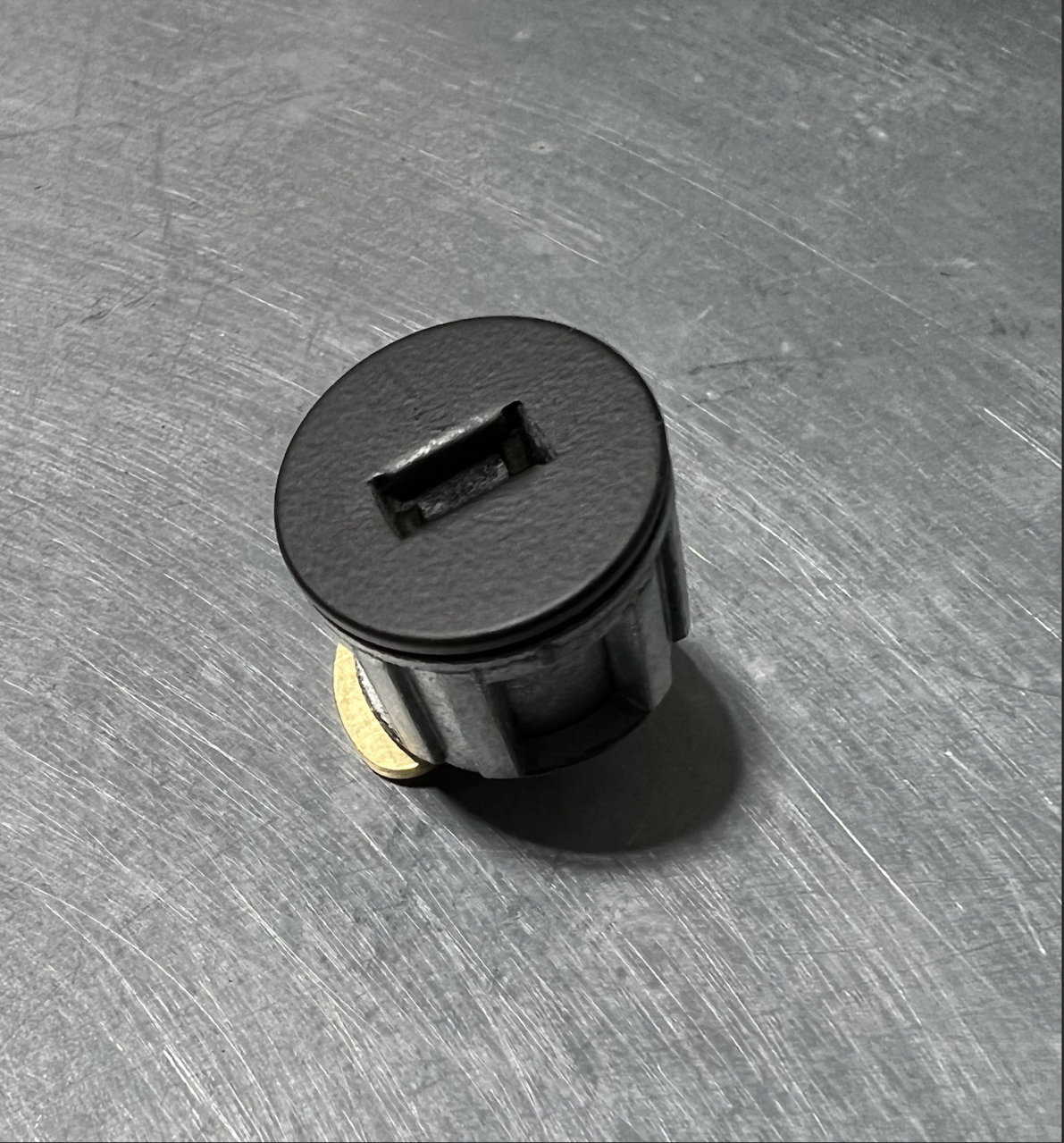 glove box lock cylinder 01.jpg
