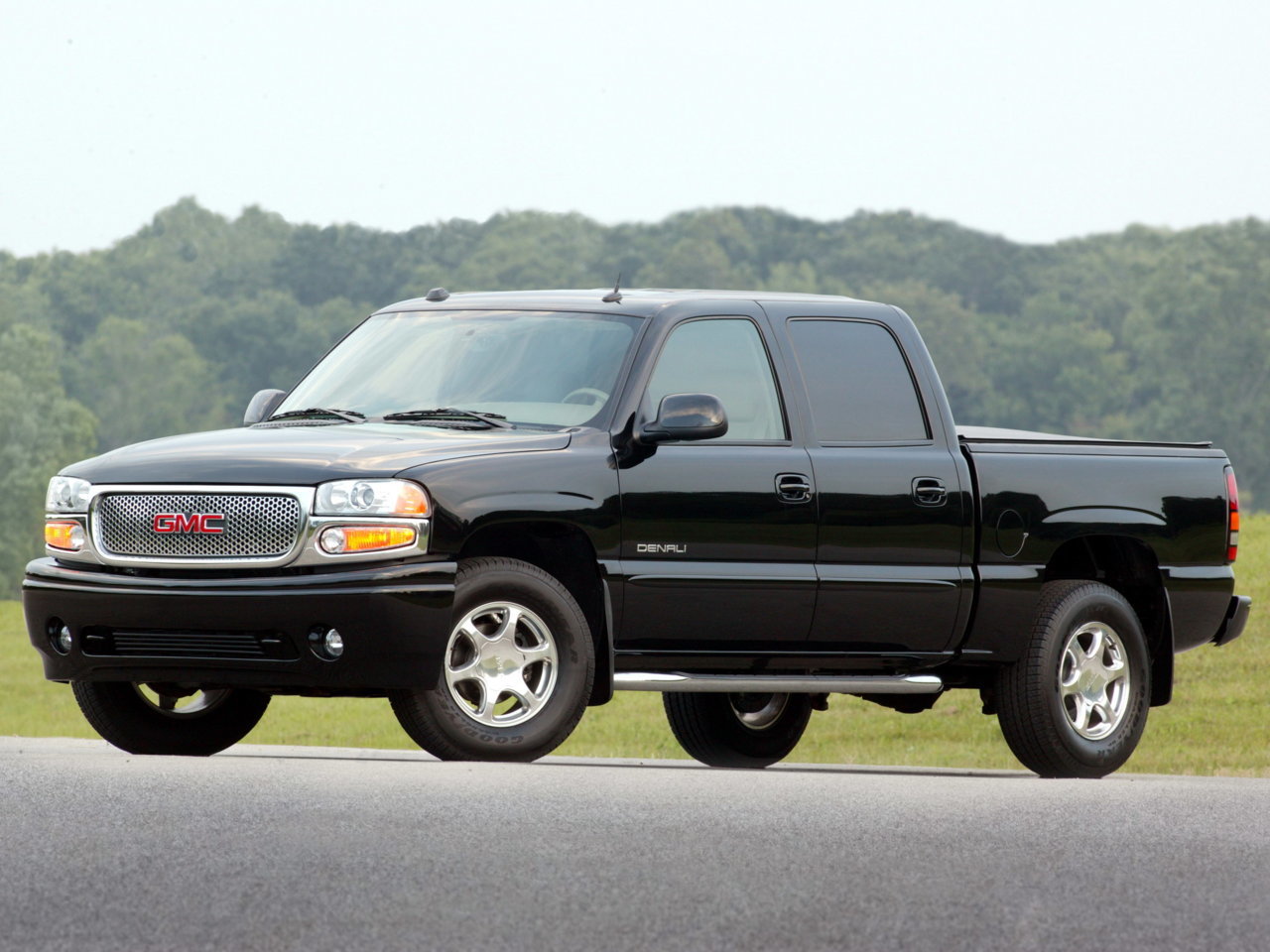 gmc_sierra_denali_crew_cab_4.jpg