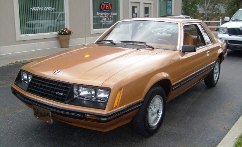 gold stang.jpg