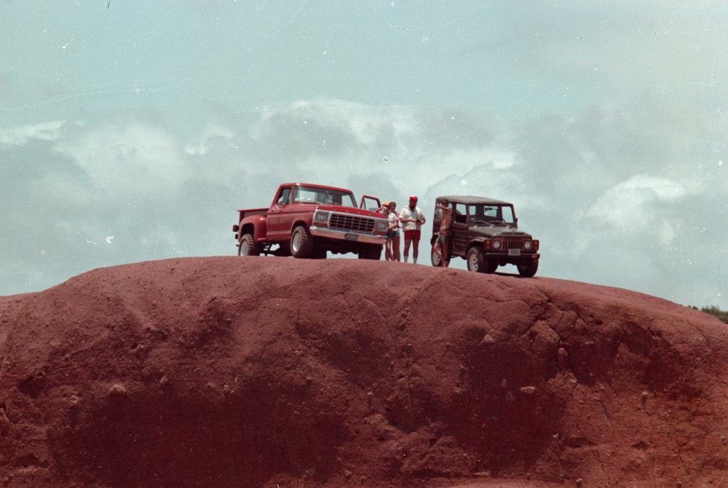 GregLorrieRussPoynerandJohnwithtruckspar_c65697b0151c67aa31c4b3cedf1f98ac382a922f.jpg