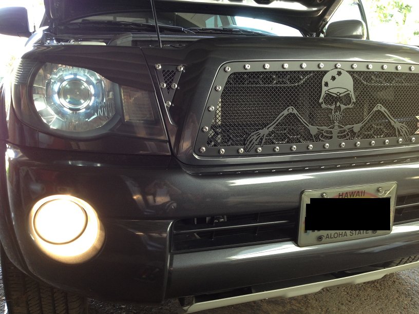 Grill-headlightseyelids_d4be8386b7ae6ced7d3d86d8d63aabf18e41c410.jpg