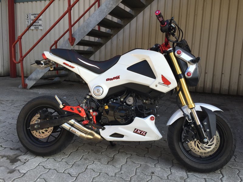 grom exhaust.jpg