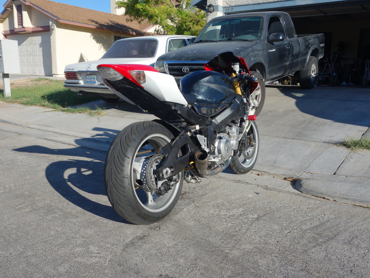 gsxr 1000 2005 005.jpg