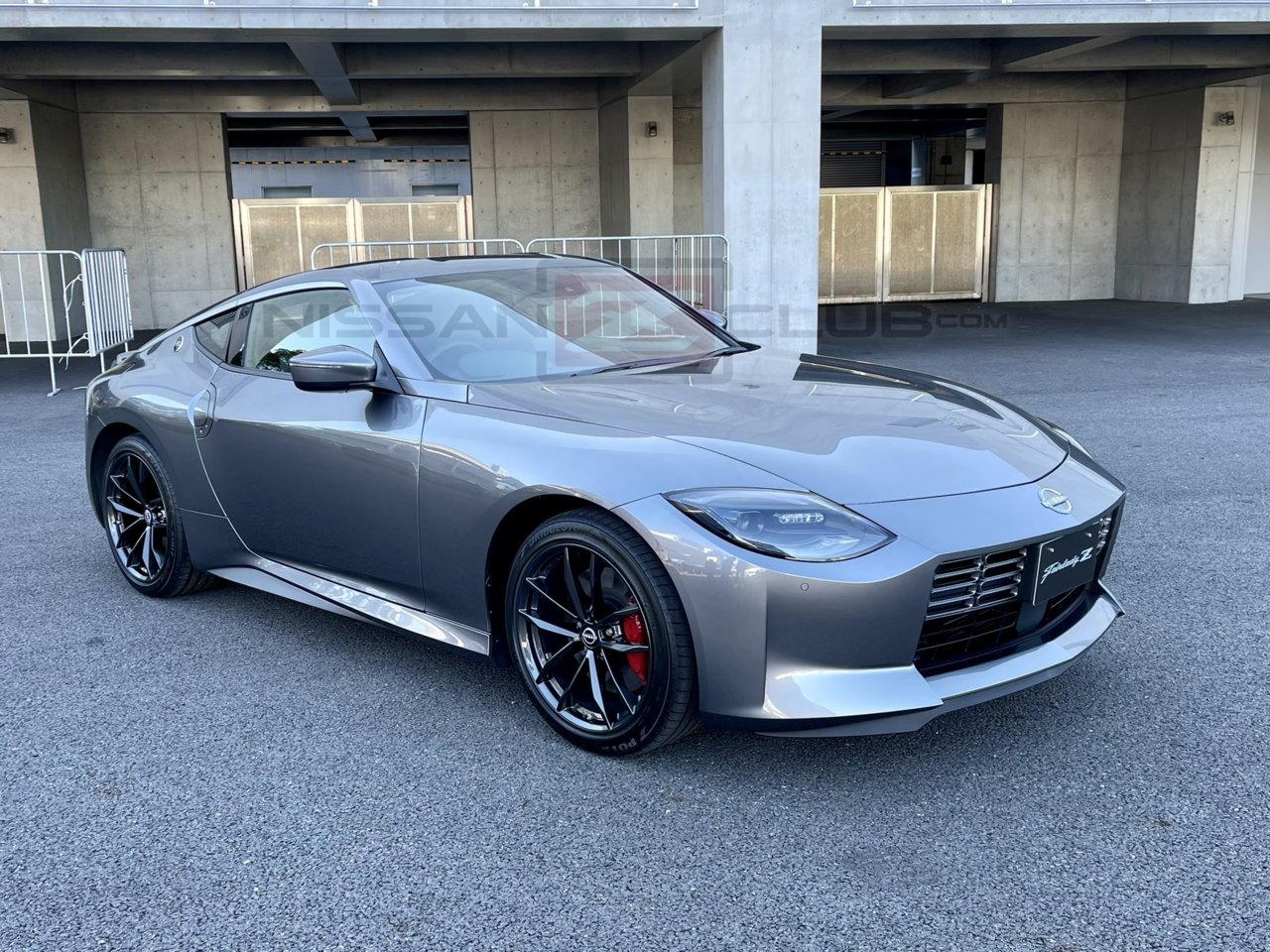 GUN METALLIC Nissan Z front.jpg