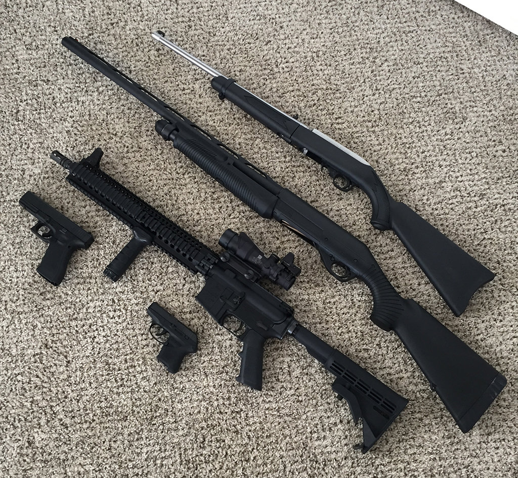 guns_zpsc8e3eed5_6b4631934ca7d2be9aee622912b801c6c0982680.jpg