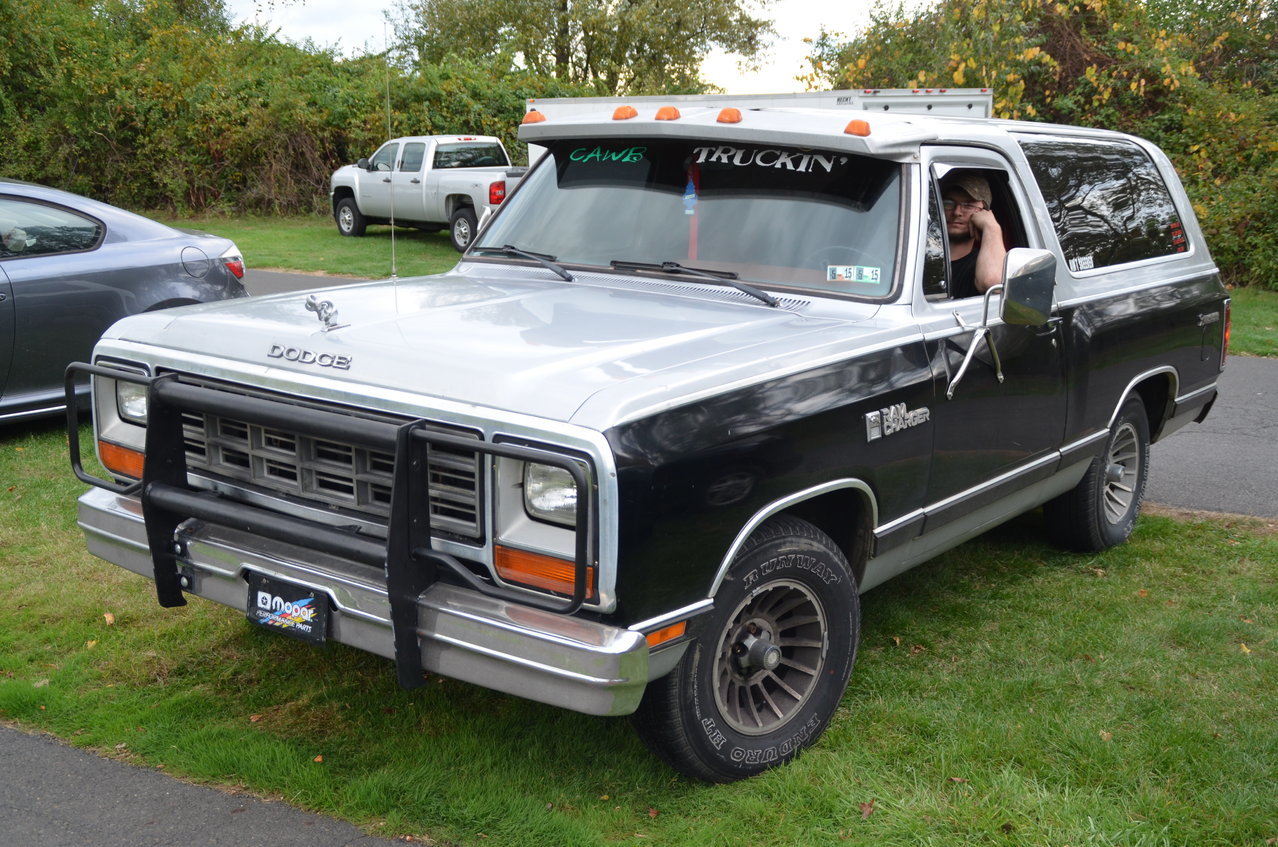 HalloweenCarShow 544.jpg