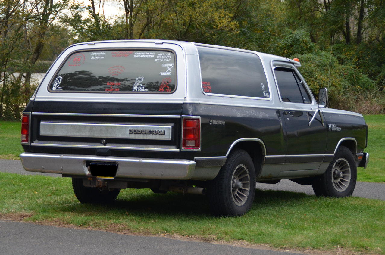 HalloweenCarShow 616.jpg