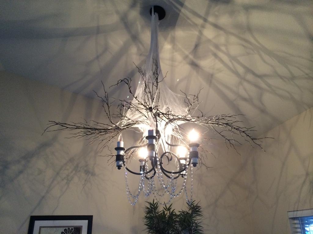 HalloweenChandelier_zpsd6a1d791_fb5c1271a083b5167a40d2cee5323c6e30d94f71.jpg