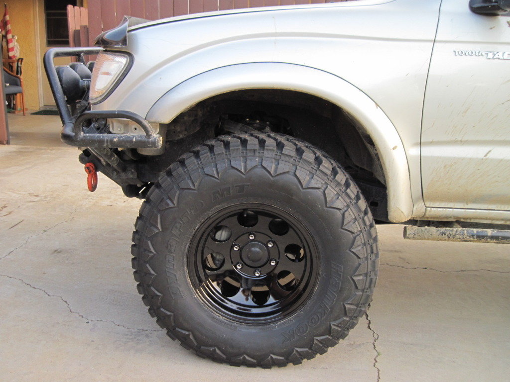 Hankook295s5_1fa1dba65f3a872f777e9c33f1622e2172c81129.jpg