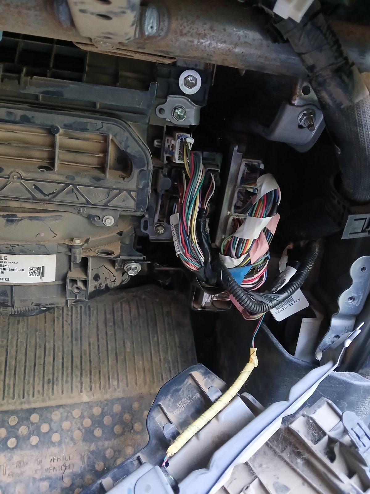 harnessglovebox.jpg