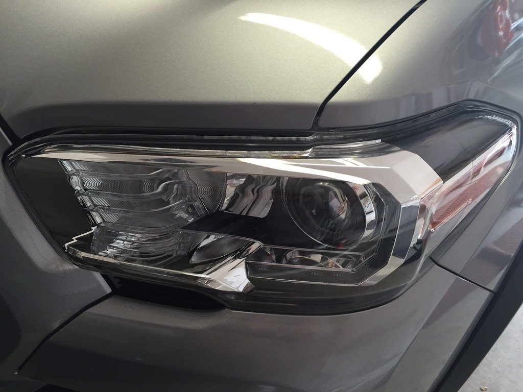 headlight_zpslugueev8_8500ee93264f3ff11586102616bc2f1e5ba76dc0.jpg