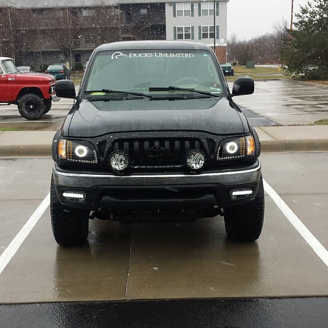 Headlights2_6e5eac6216069a6a80921e95c4353f609d7c0c84.jpg