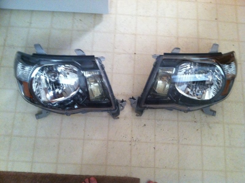 Headlights_86557bbdd854174e347ea3e6110ce4da2d3f61ab.jpg