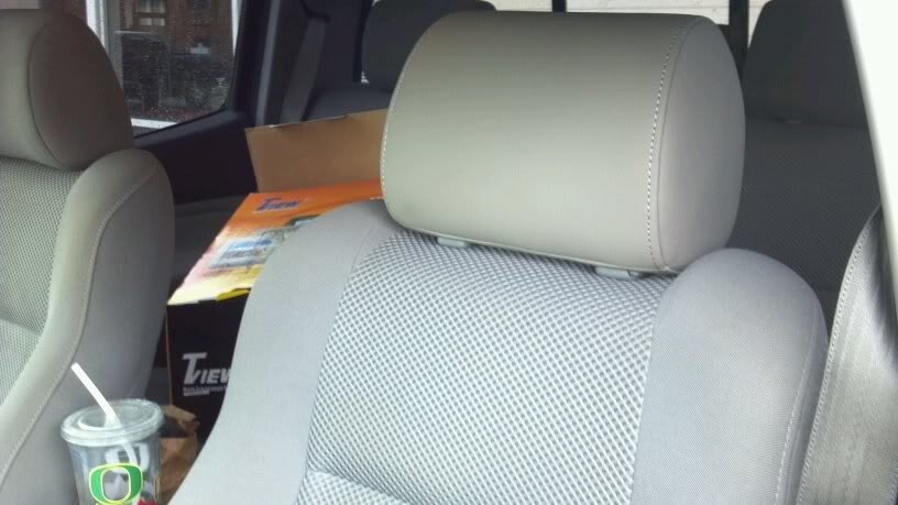 headrest1_013a7c1d8381ebbdbbc6b86602b4f34852f42d2a.jpg