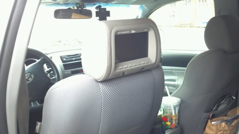 headrest2_3b792290f2e5c4db4cfcaecec47617735e20a542.jpg