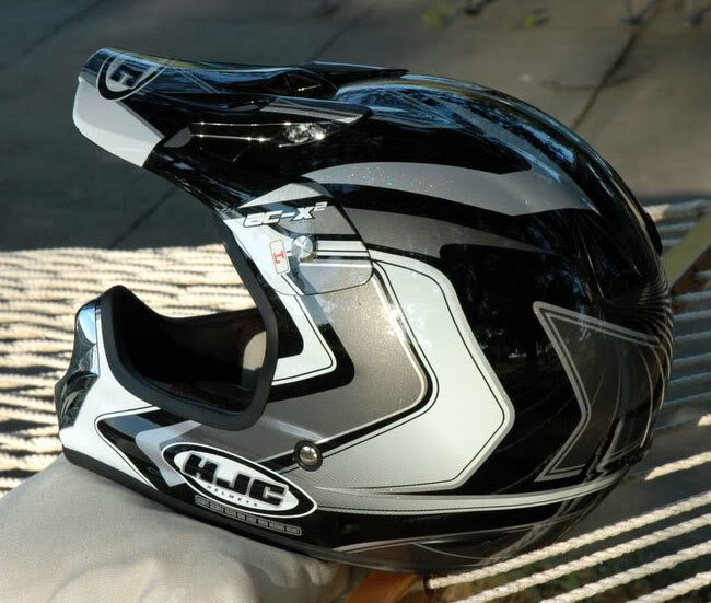 Helmet_de62be0464657d8395e64c438560953aa85f59e7.jpg